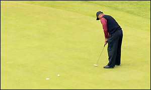 Woods moves to one over par