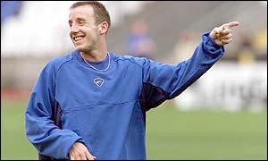 Where does Lee Bowyer's future lie after his move to Liverpool collapses