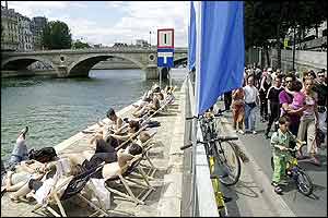 New beach front by side of River Seine