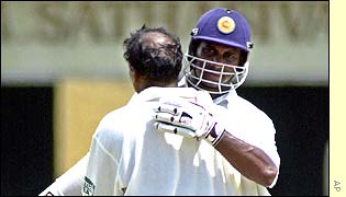 Aravinda de Silva and Sanath Jayasuriya celebrate after salvaging the Sri Lankan innings