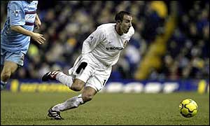 Leeds midfielder Lee Bowyer is still at odds with the club
