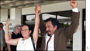 Neris Gonzalez (left) and Carlos Mauricio