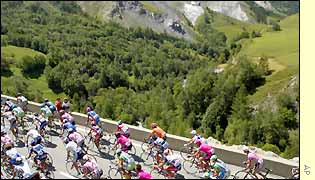 The pack outside La Grave-La Meije 