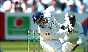 Mark Butcher avoids a bouncer