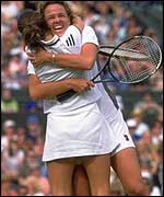 Corina Morariu and Lindsay Davenport