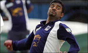 Muralitharan in the nets