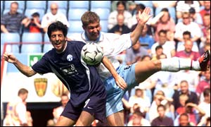 Thomas Hitzlsperger puts in another strong challenge