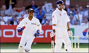 Kumble dismisses Butcher cheaply and India wicketkeeper Ajay Ratra celebrates