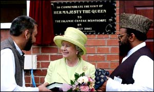 The Queen visits the Islamic Centre in Scunthorpe, North Lincolnshire