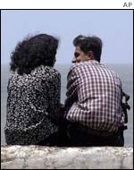 Couple on Marine Drive promenade, Bombay
