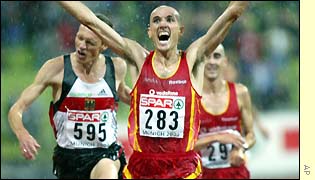 Jose Manuel Martinez wins with a time of 27:47.65