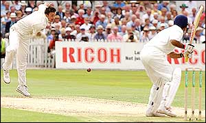 England debutant Steve Harmison bowls to India's Virender Sehwag