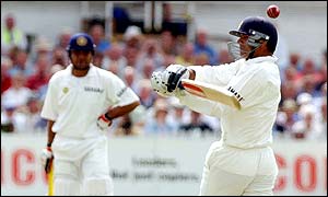 Rahul Dravid hooks the ball from the bowling of Steve Harmison