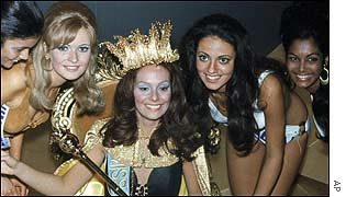 Miss Brazil Lucia Petterie and runners up
