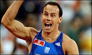 Konstantinos Kenteris celebrates victory in the 200m