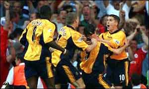 Liverpool players rush to congratulate Michael Owen at the 2001 FA Cup final