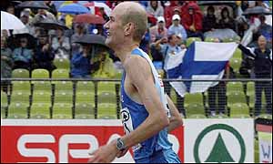 Janne Holmen delights Finnish fans by winning the marathon
