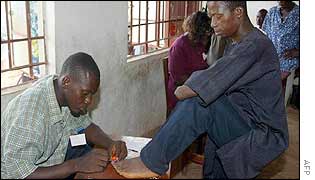 Amputee voting in the May elections