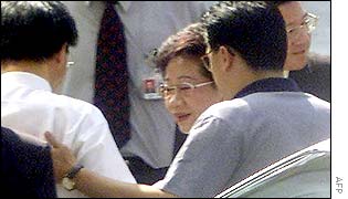 Annette Lu with aides at Taoyuan airport