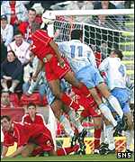 D'Jaffo watches his header go by