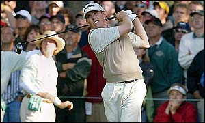 Justin Leonard takes a three-shot lead into the final round