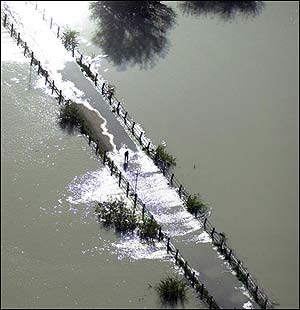 Flooded road in Pest county (AP)