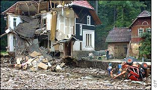 Debris strewn over house in Kipsdorf