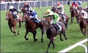 Jamie Spencer rides favourite Kyllachy to victory