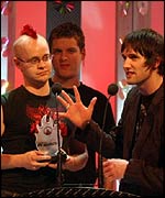 Ash receive award at Irish Music Awards