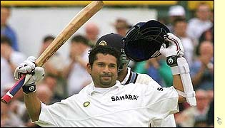 Tendulkar raises his bat at a packed Headingley