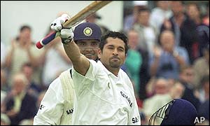 Sachin Tendulkar acknowledges the crowd on reaching his 30th Test century 