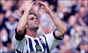 Andy Johnson misses an easy early chance for West Brom 