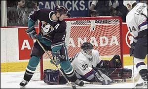 Steve Rucchin in action for Anaheim