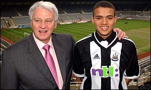 Newcastle manager Bobby Robson with �5m signing Jermaine Jenas