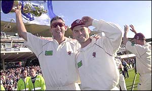 Andy Caddick and Jamie Cox celebrate the 2001 C&G Trophy win