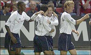 Simon Davies gives Tottenham a 1-0 lead at Charlton