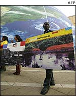 Environmentalists demonstrate