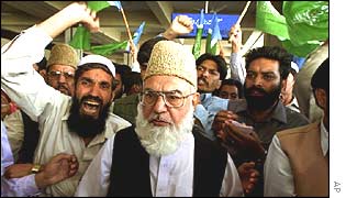 Qazi Hussain Ahmed and supporters