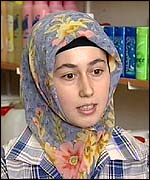 Meryem - 18-year-old woman who wears a headscarf
