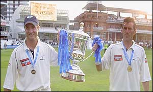 Michael Vaughan and Matthew Elliott with the Cheltenham and Gloucester trophy