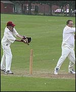 Bellew behind the stumps for Somerset