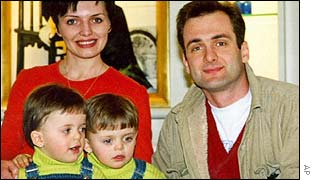 Georgiy Gongadze (R) and family