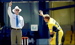 Shane Warne brings an end to Steve Tikolo's spirited innings