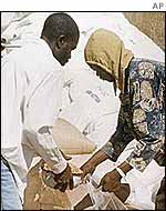 People getting food aid