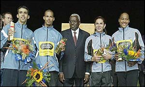 El Guerrouj, Sanchez, Guevara and Jones celebrate with IAAF President Lamine Diack