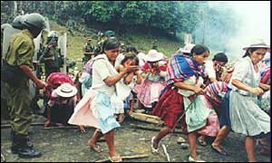 Troops confront coca growers and their families