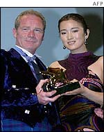 Peter Mullan and Gong Li