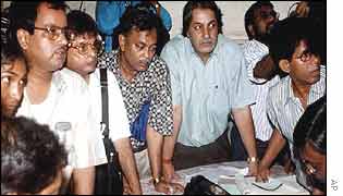 Calcutta station scene