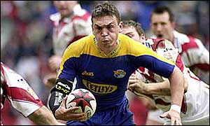 Kevin Sinfield takes on the St Helens defence