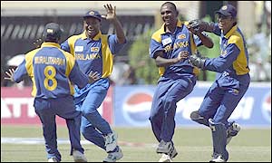 Sri Lanka claim three early wickets in Colombo